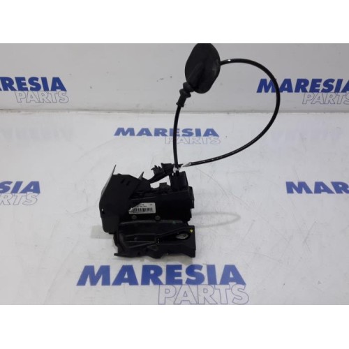 Renault - Megane - Front door lock mechanism 4-door, right