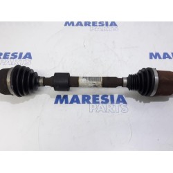 Renault - Megane - Aandrijfas links-voor