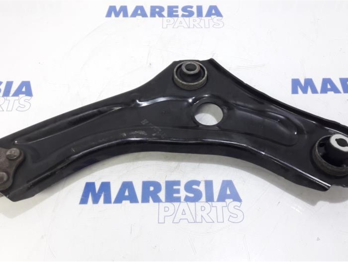 Renault - Megane - Front lower wishbone, right