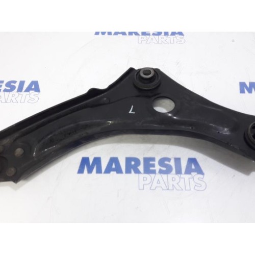 Renault - Megane - Draagarm onder links-voor