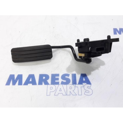 Renault - Clio - Throttle pedal position sensor
