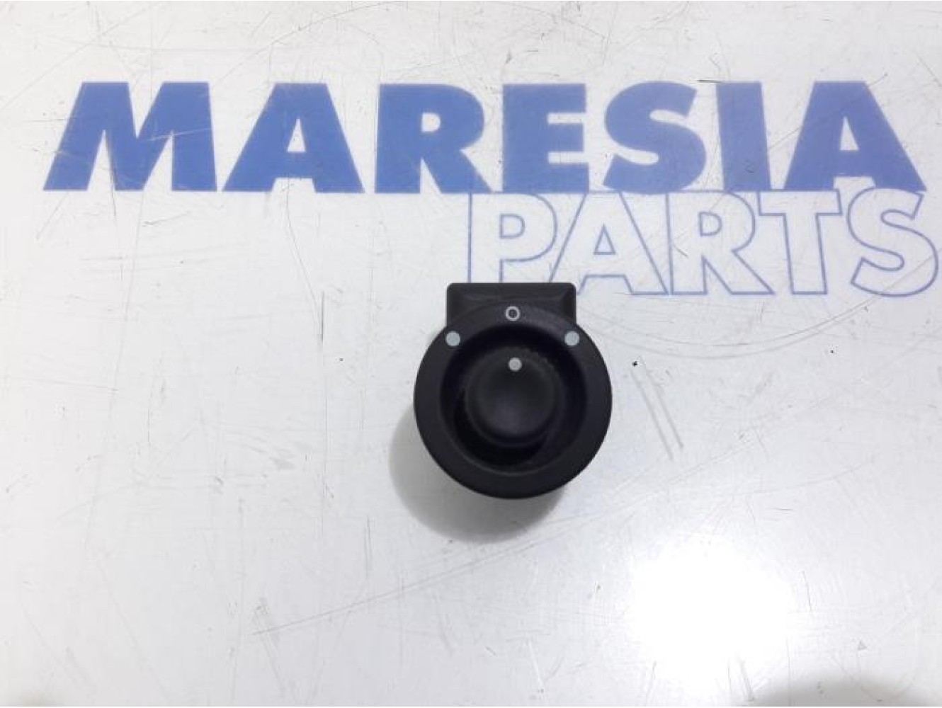Renault - Clio - Mirror switch