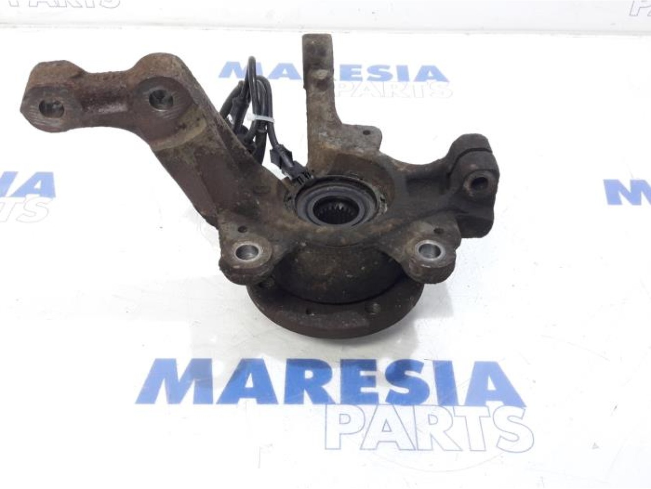 Renault - Clio - Knuckle, front right