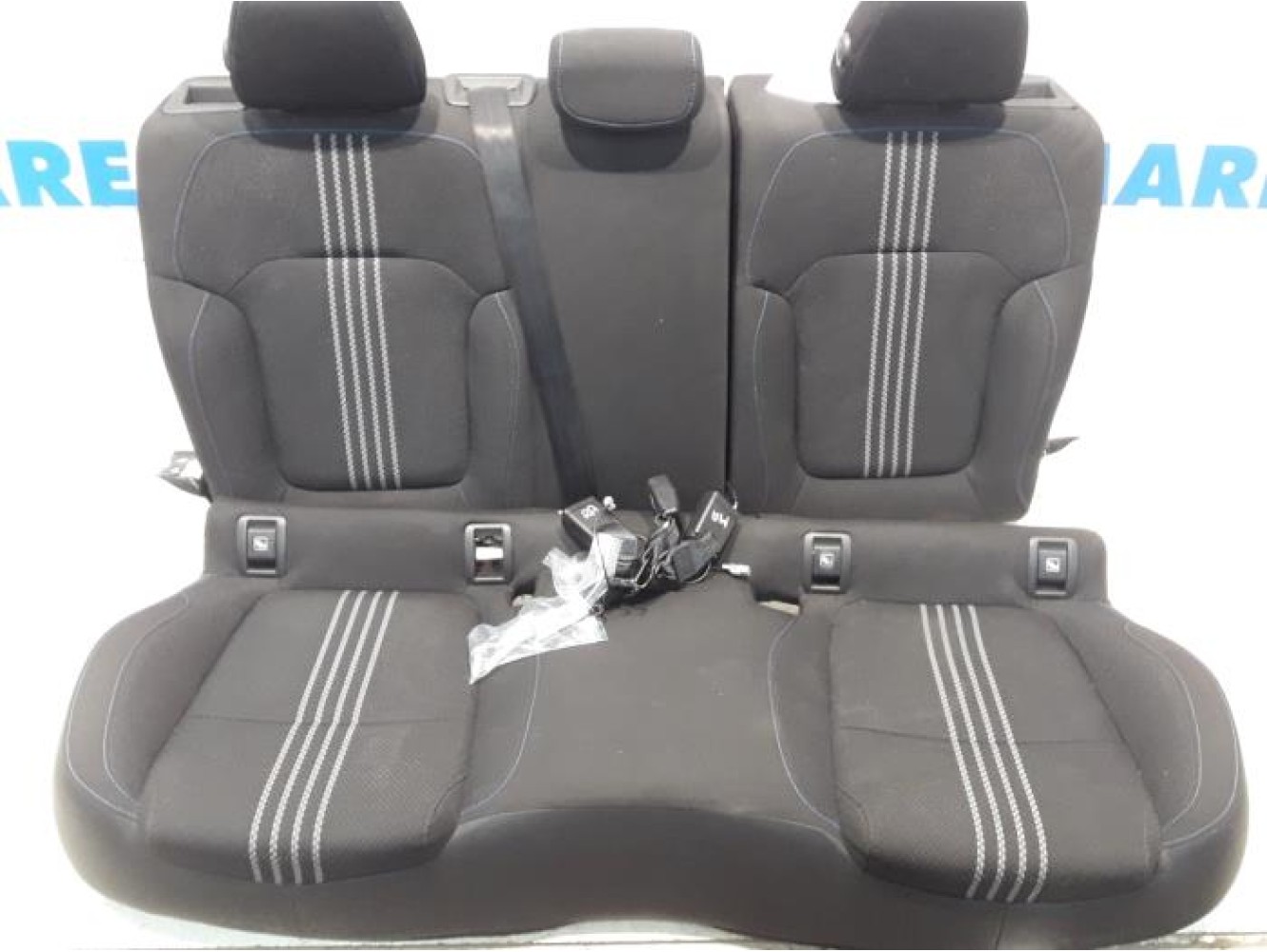 Renault - Megane - Rear bench seat