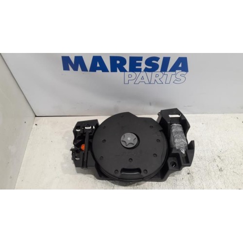 Renault - Megane - Subwoofer