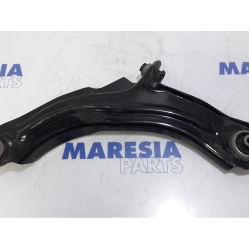 Renault - Clio - Front lower wishbone, right