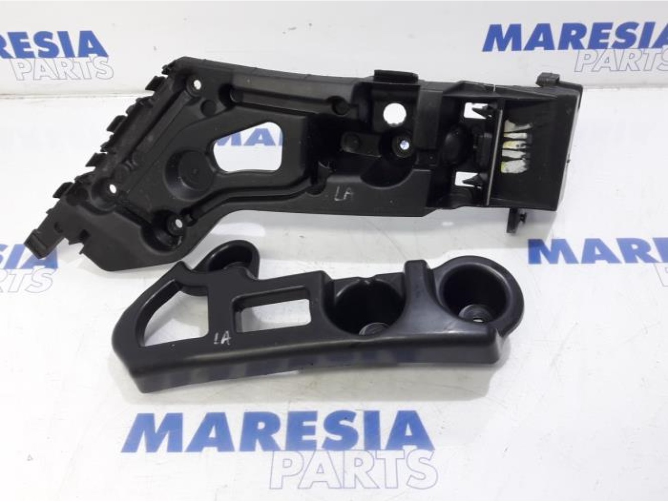 Renault - Clio - Rear bumper frame