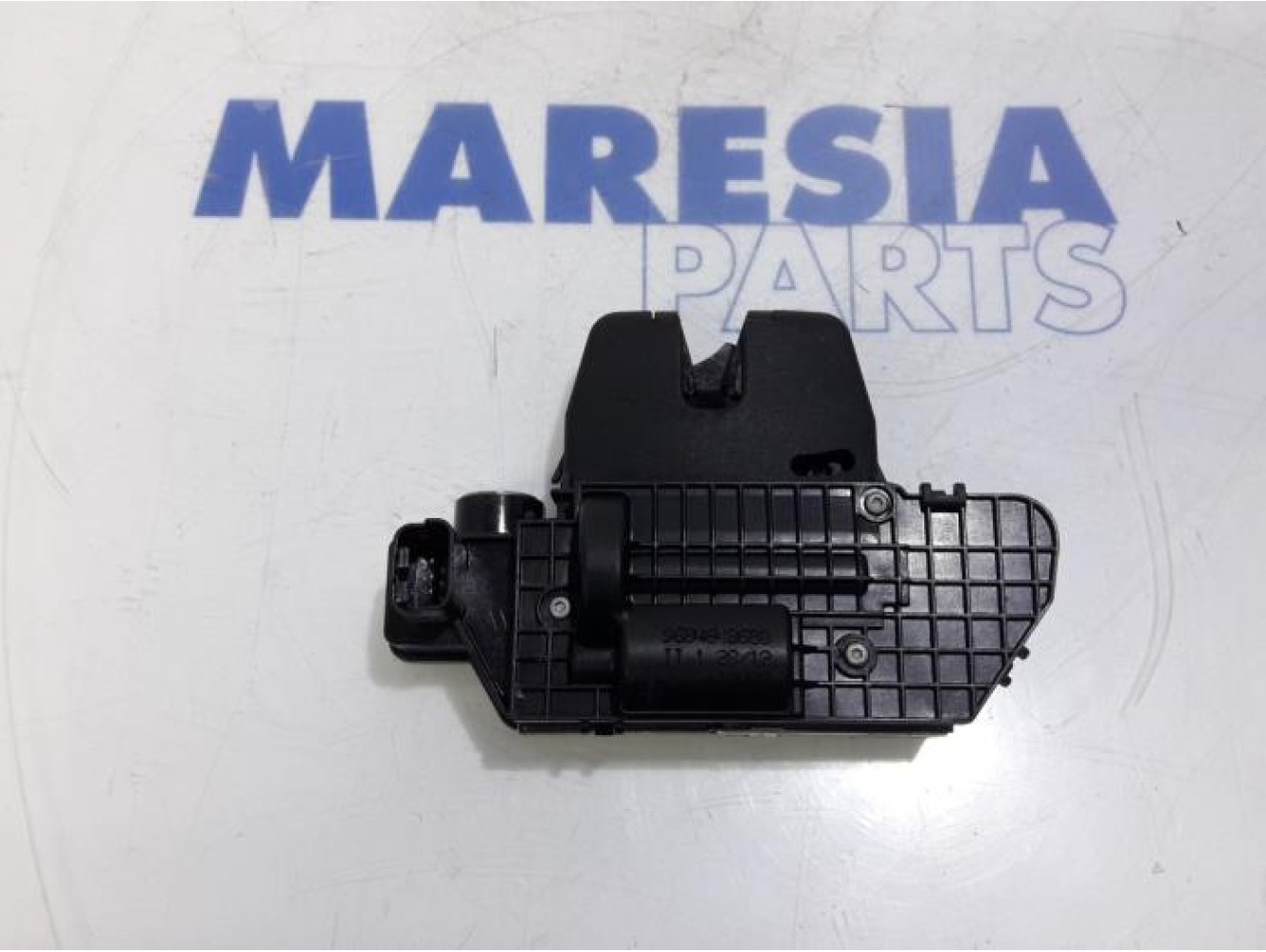 Peugeot - 208 - Tailgate lock mechanism