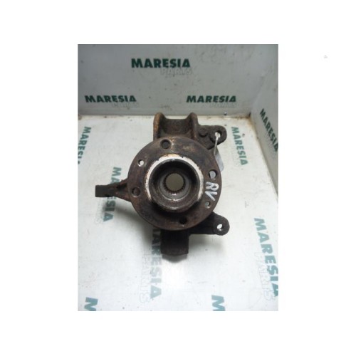 Renault - Megane Scenic - Knuckle, front right