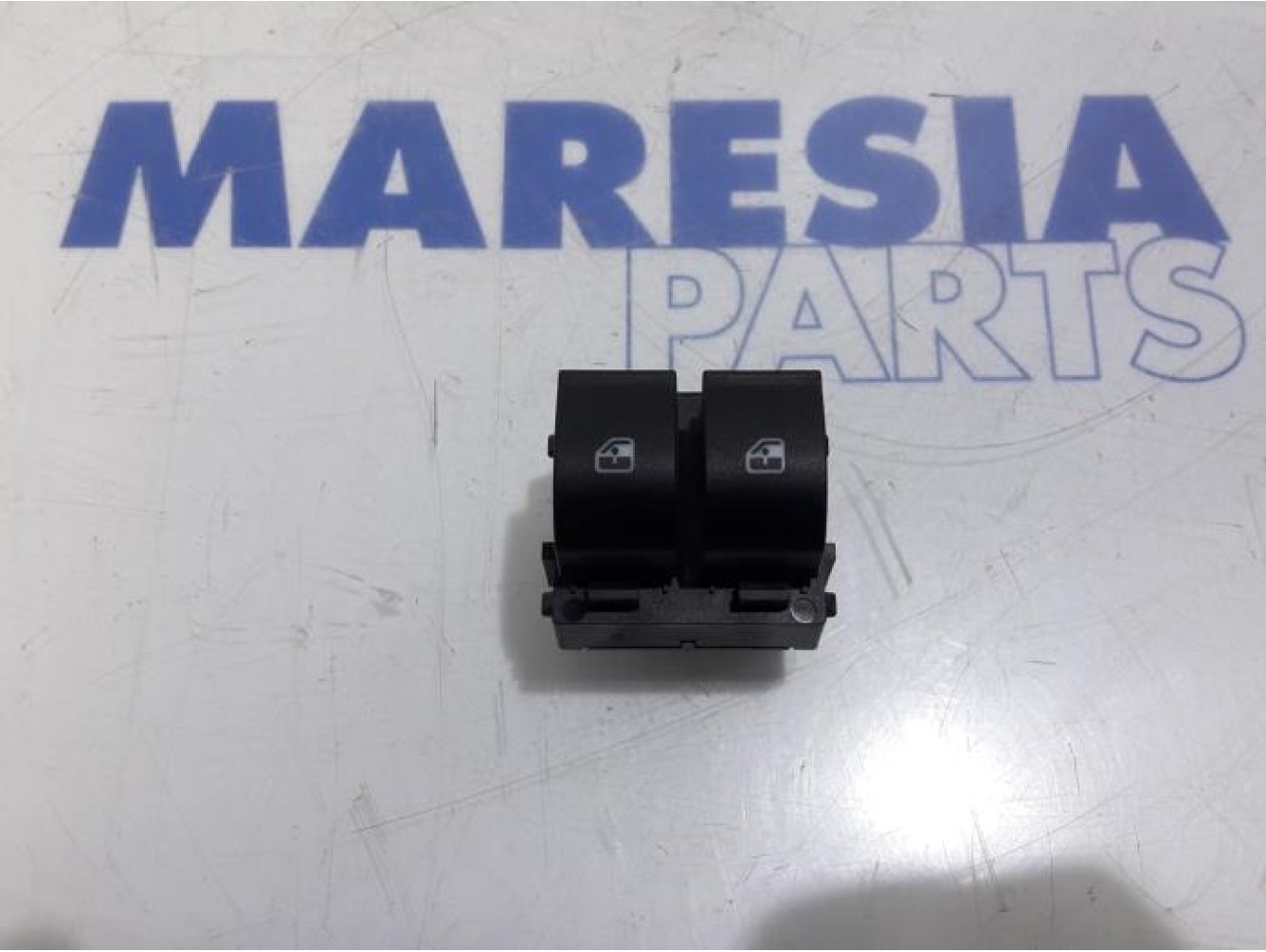 Fiat - Bravo - Multi-functional window switch