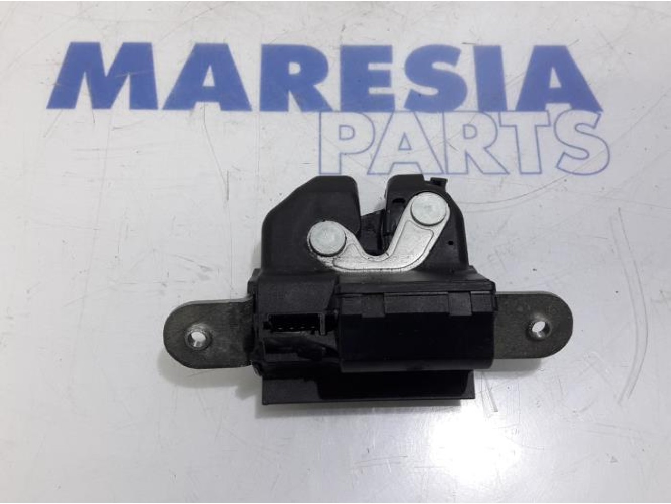 Fiat - Bravo - Tailgate lock mechanism