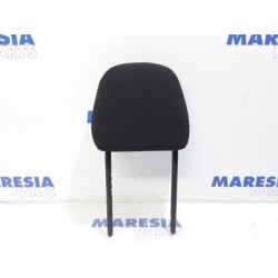 Peugeot - 208 - Headrest