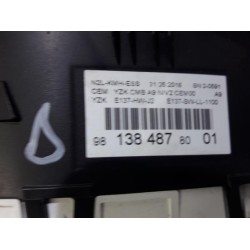 Peugeot - 208 - Instrumentenbrett