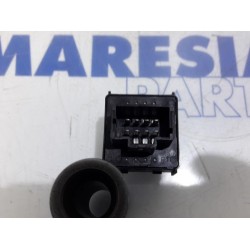 Peugeot - 208 - Multi-functional window switch