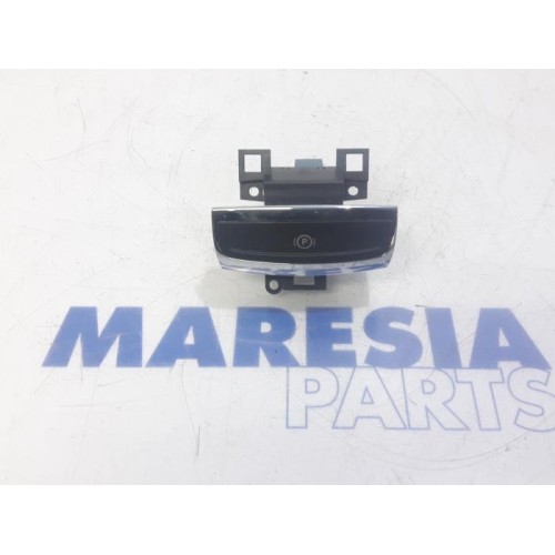 Citroen - C5 - Parking brake switch
