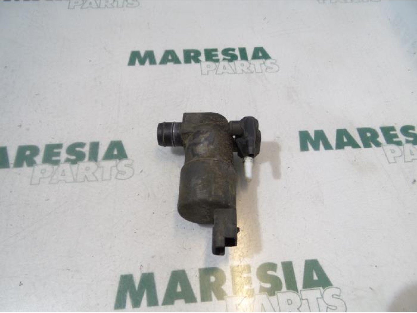 Alfa Romeo - 147 - Scheibensprüherpumpe vorne