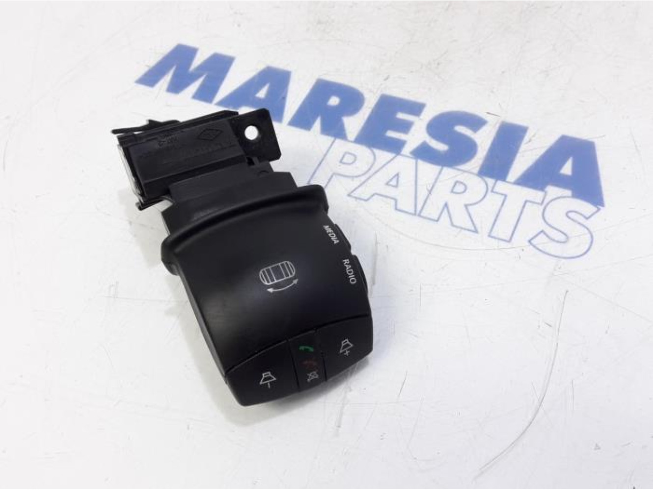 Renault - Master - Steering wheel mounted radio control
