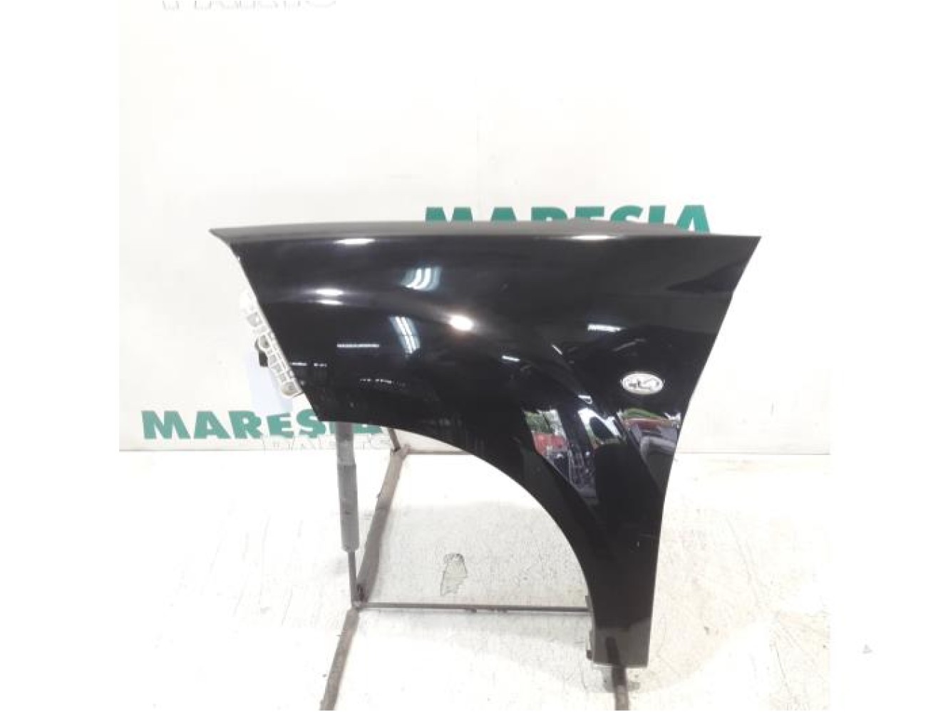 Citroen - C-Crosser - Front wing, left