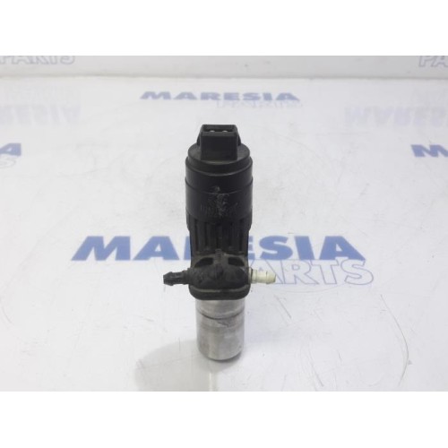 Alfa Romeo - Mito - Windscreen washer pump