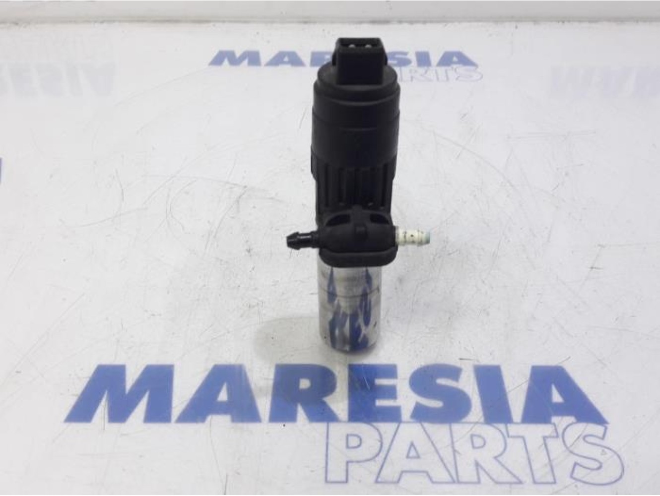 Alfa Romeo - Giulietta - Windscreen washer pump