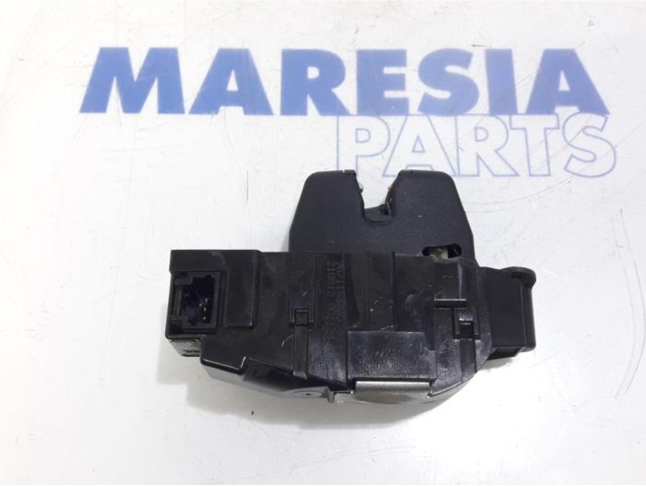 Peugeot - 207 - Tailgate lock mechanism
