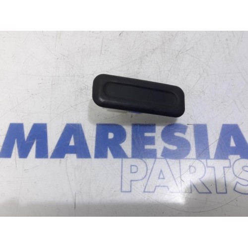 Peugeot - 207 - Switch