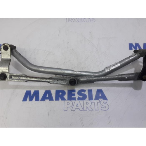 Peugeot - 207 - Wiper mechanism