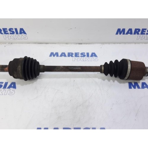 Peugeot - 207 - Front drive shaft, left