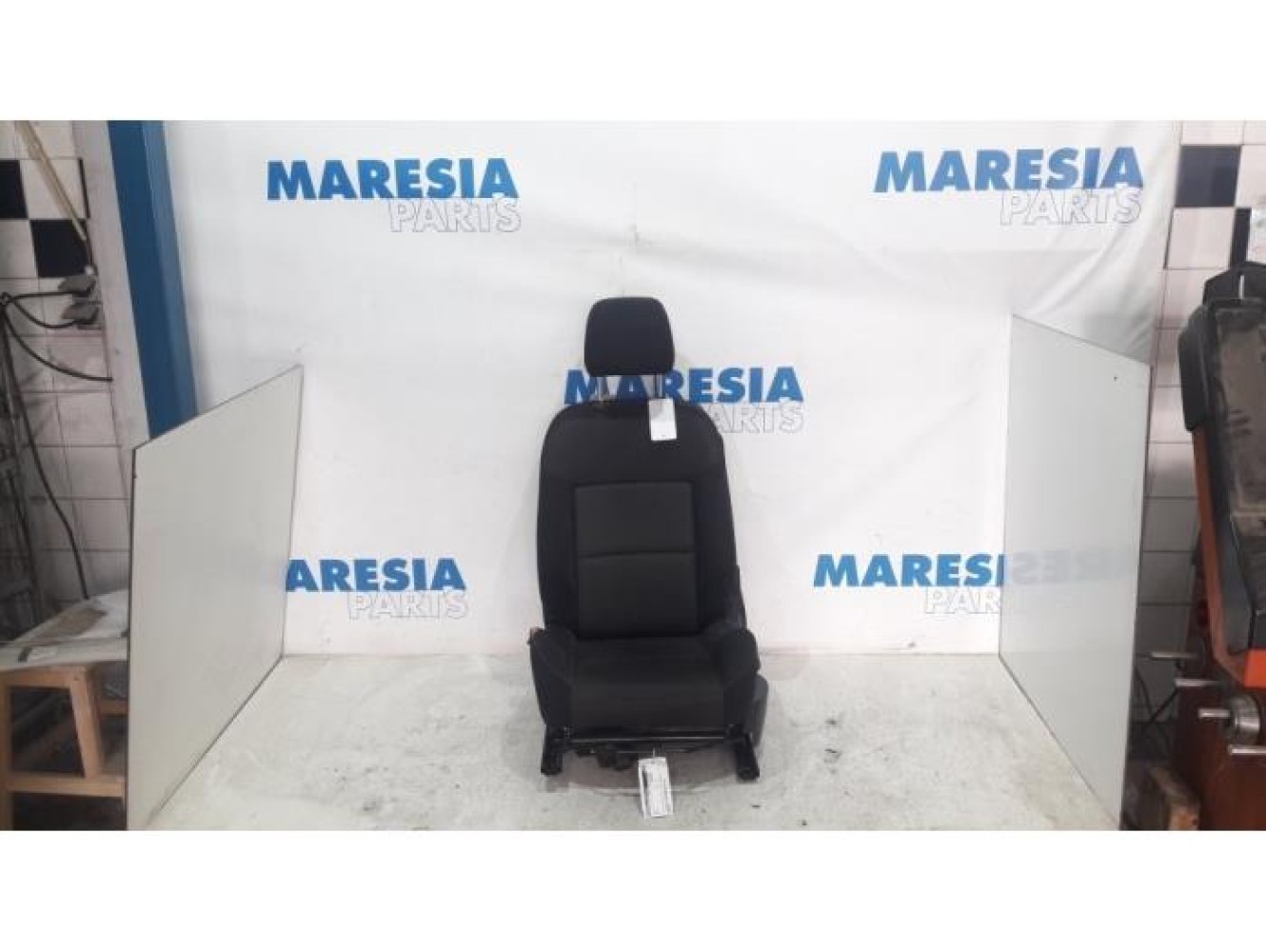 Peugeot - 207 - Stoel links