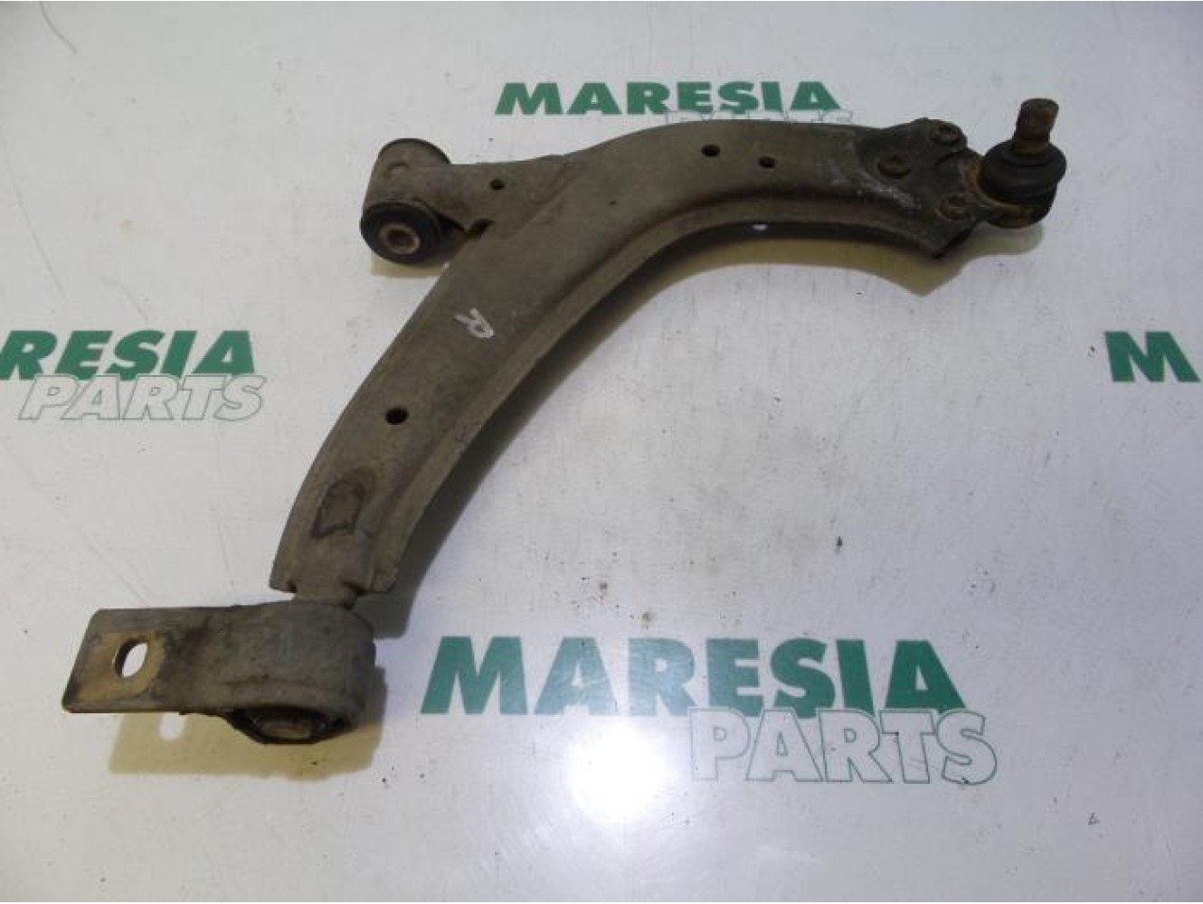 Citroen - Picasso - Front lower wishbone, right