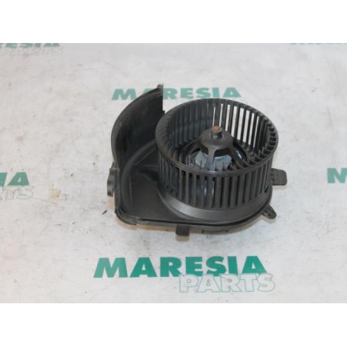 Renault - Megane Scenic - Heating and ventilation fan motor
