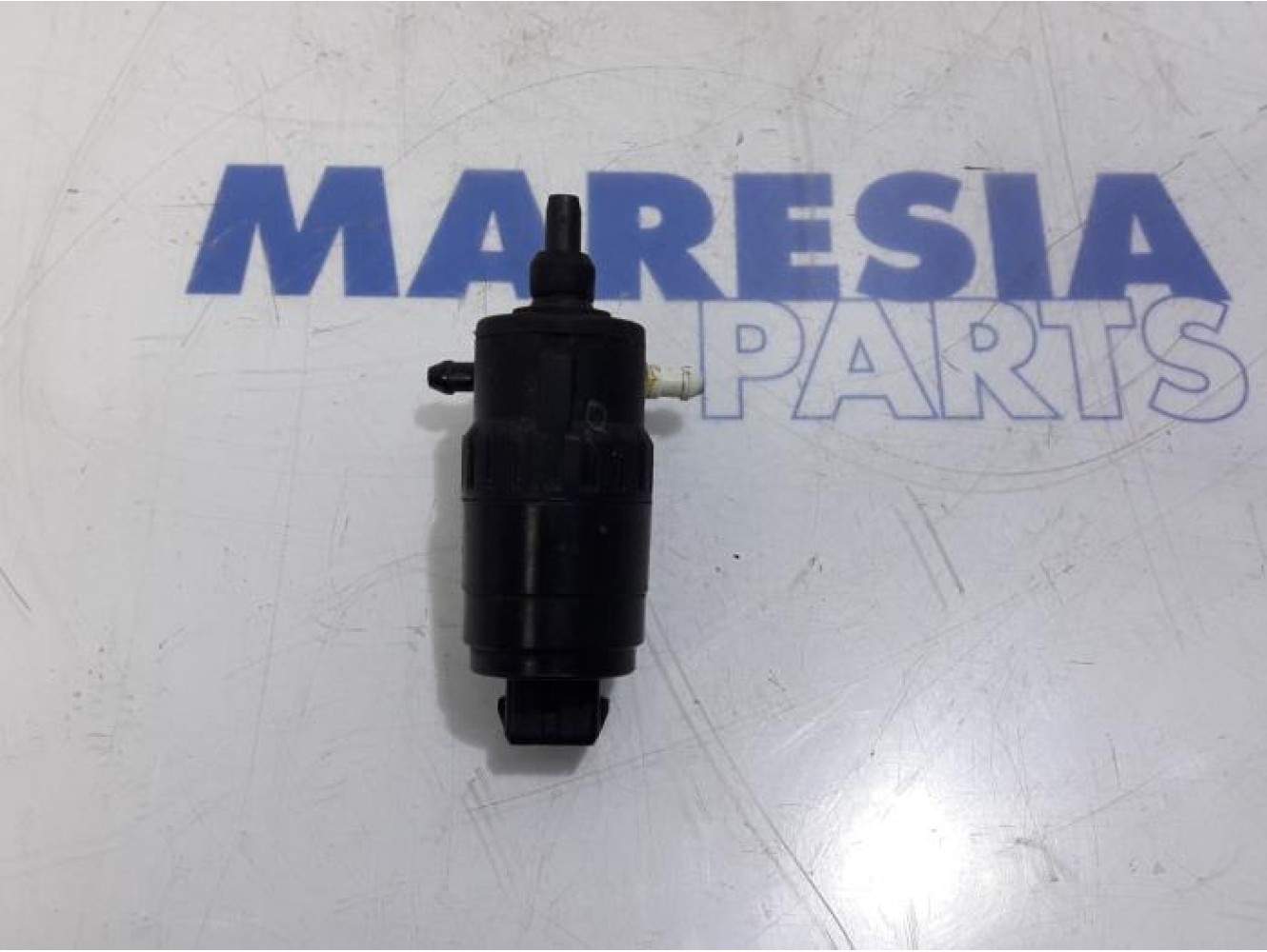 Fiat - 500 - Scheibensprüherpumpe vorne