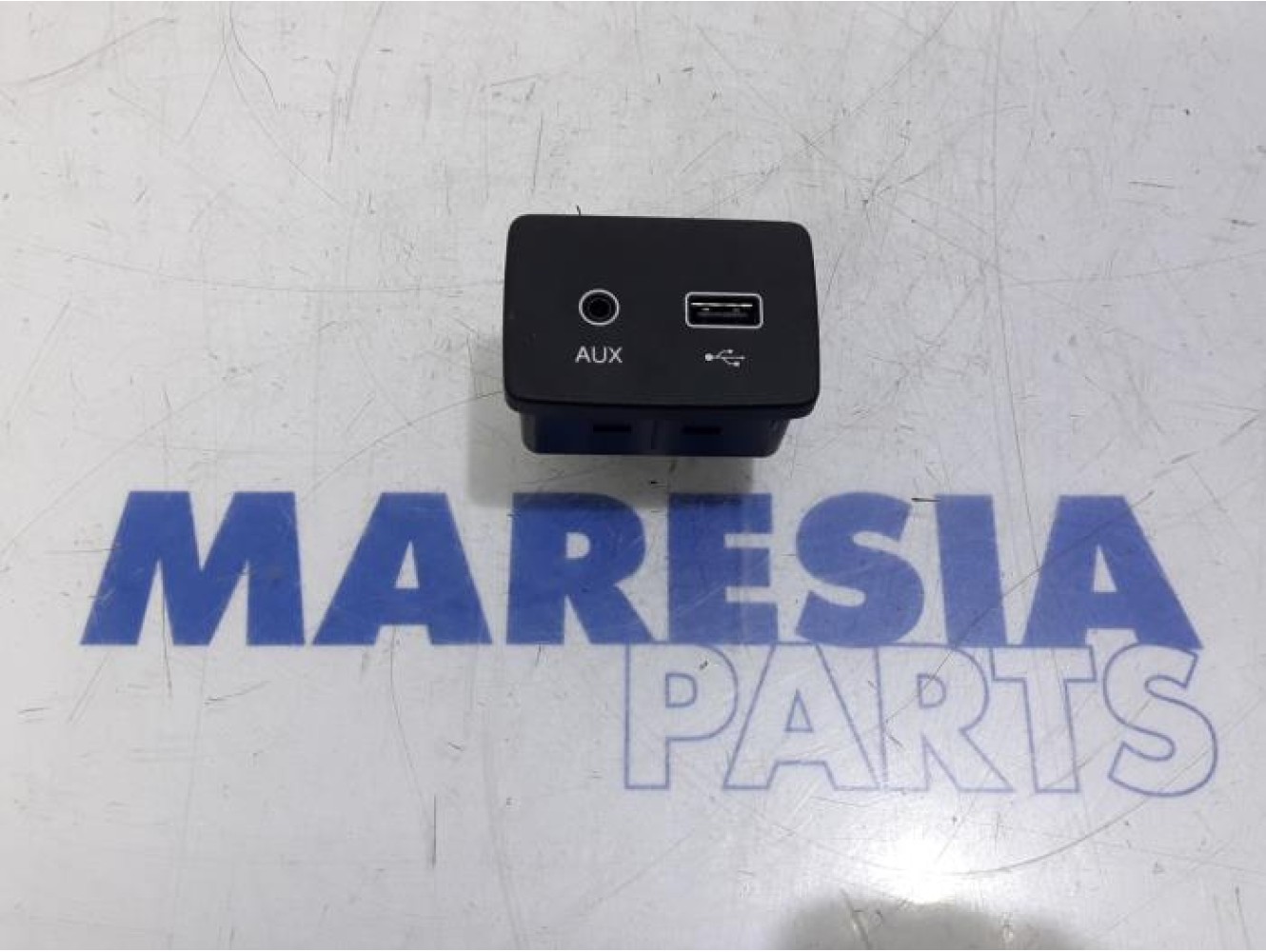 Fiat - Tipo - AUX / USB connection