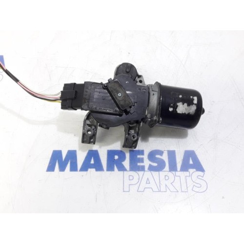 Peugeot - 107 - Front wiper motor