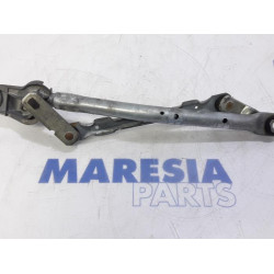 Peugeot - 107 - Wiper mechanism