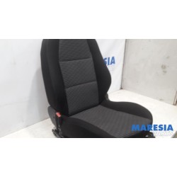 Peugeot - 207 - Sitz links