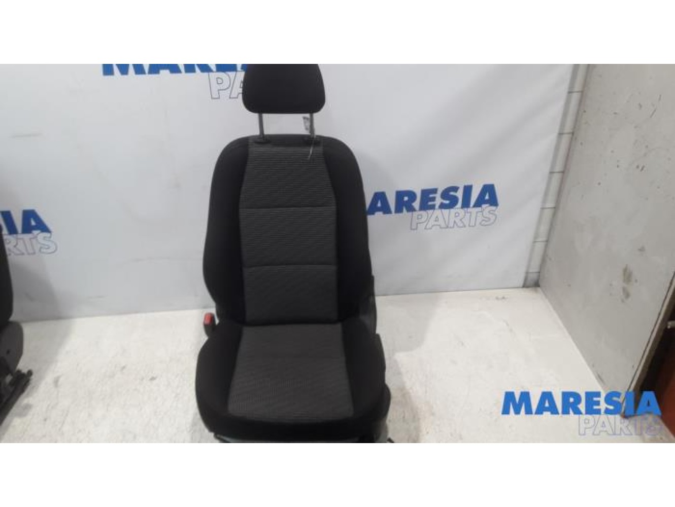 Peugeot - 207 - Sitz links