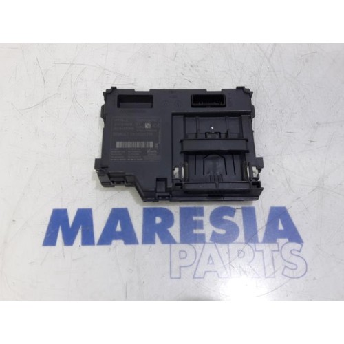 Renault - Captur - Card reader (lock)