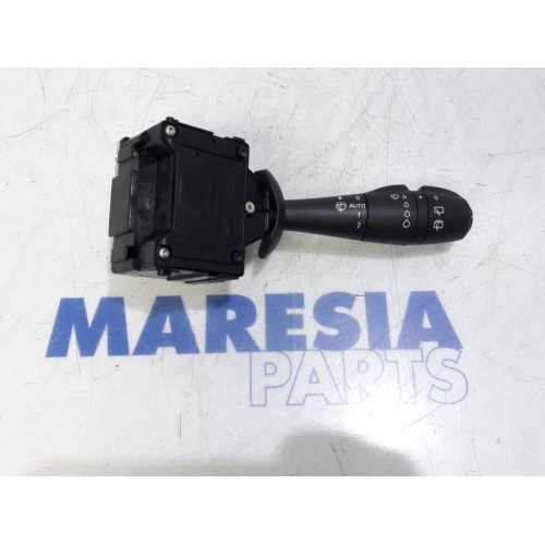 Renault - Captur - Wiper switch