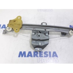 Renault - Captur - Rear door window mechanism 4-door, right