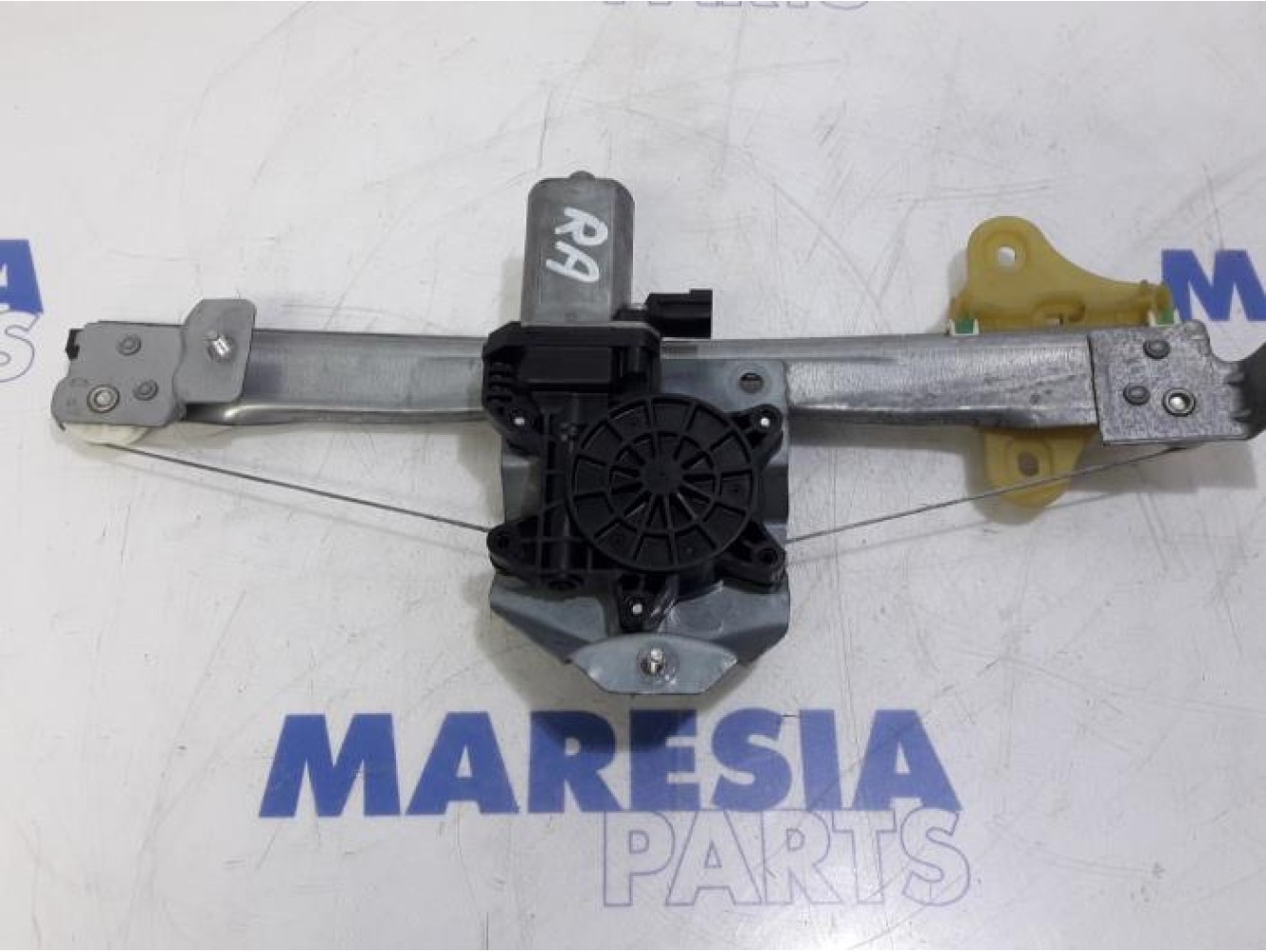 Renault - Captur - Rear door window mechanism 4-door, right