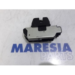 Citroen - DS3 - Tailgate lock mechanism