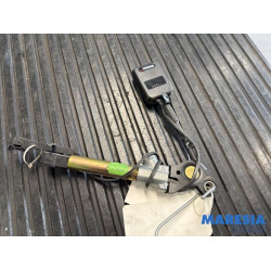 Citroen - Xsara - Seatbelt tensioner, left