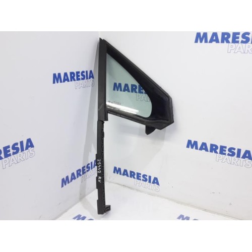 Peugeot - 208 - Quarter light, front right