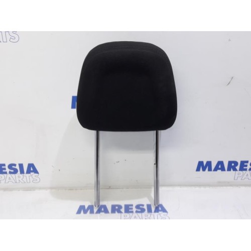 Peugeot - 208 - Headrest
