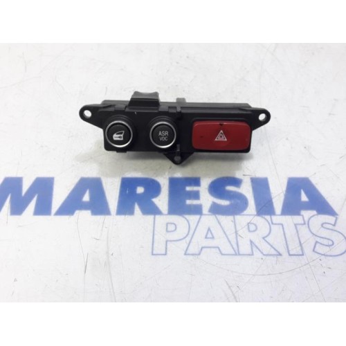 Alfa Romeo - 159 - Panic lighting switch