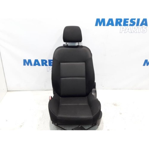 Peugeot - 207 - Sitz links