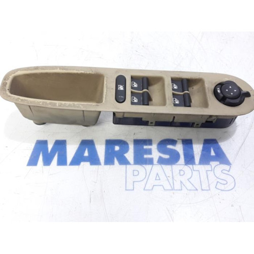 Alfa Romeo - 159 - Multi-functional window switch