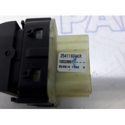 Renault - Clio - Multi-functional window switch