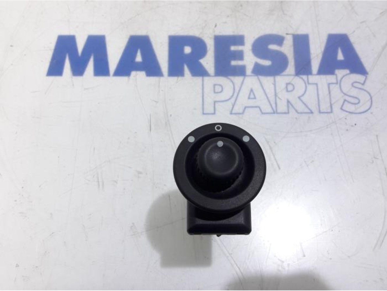 Renault - Clio - Mirror switch